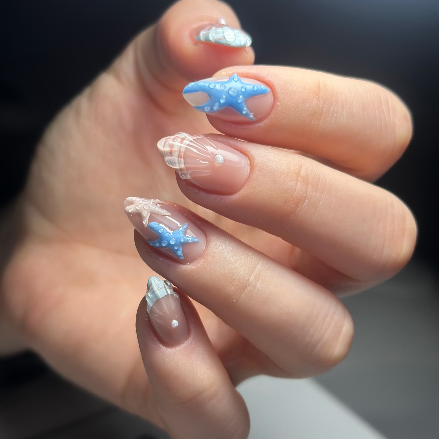 Beşiktaş protez tırnak örneği — jel tırnak ve nail art trend tasarım