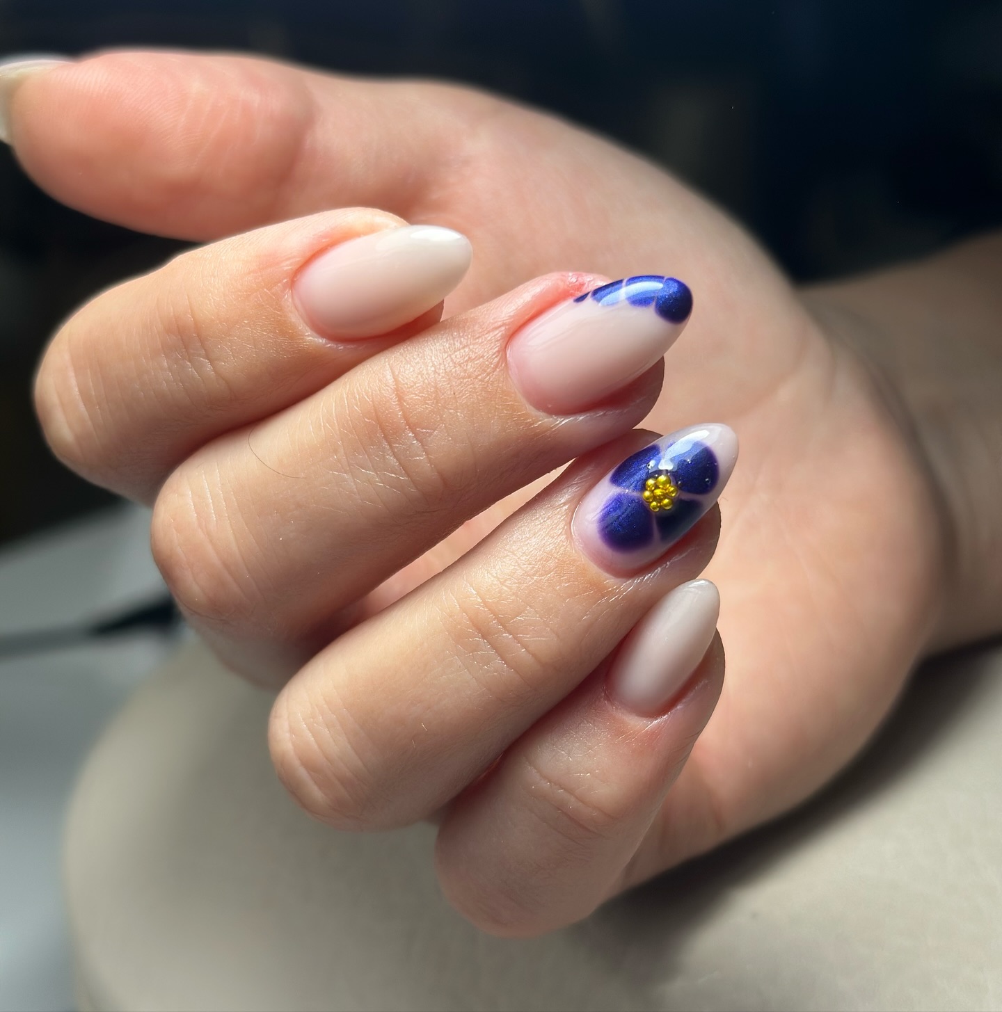 Beşiktaş protez tırnak örneği — manikür ve nail art uygulaması